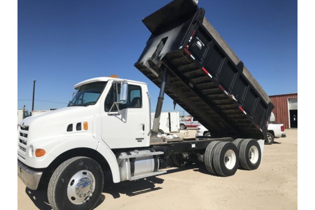 2006 Sterling L7500 VIN: 2FZHATDJ76AV46220 Odometer States: 71,536 Color: W - Image 6 of 10