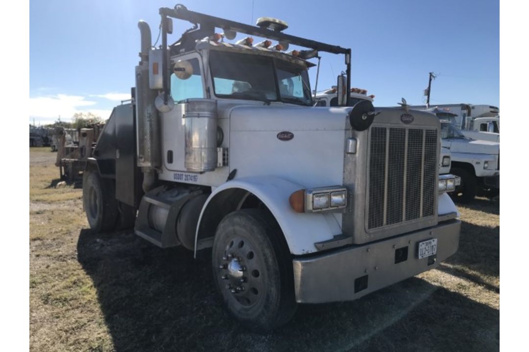 2007 Peterbilt 379 VIN: 1XP5AU8X37D671708 Odometer States: 260,071 Color: W - Image 2 of 7