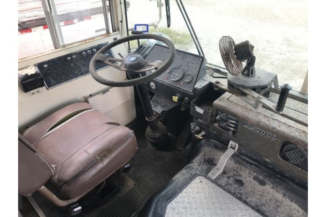 1991 BLUEBIRD SCHOOL BUS VIN: 1BAAGCSA6MF045609 Odometer States: 68171 Colo - Image 6 of 9