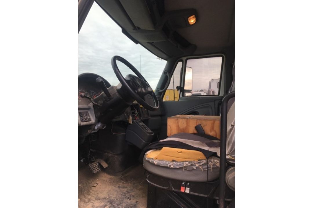 2008 International 4300 Service Truck VIN: 1HTMMAAN58H577645 Odometer State - Image 4 of 7