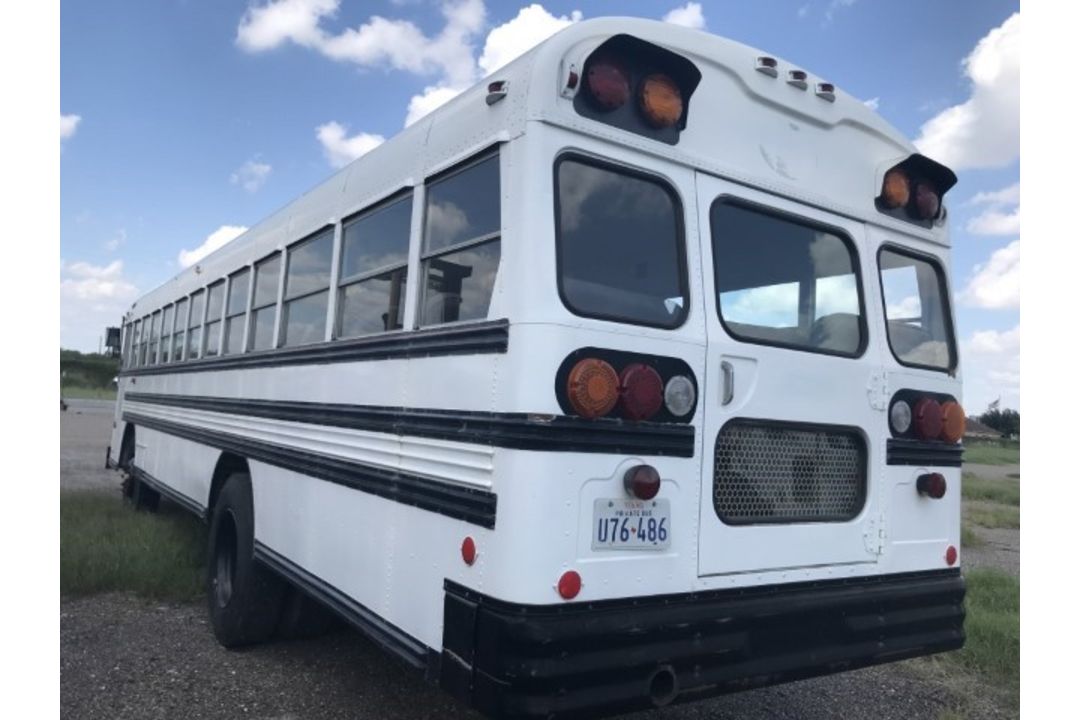 1991 BLUEBIRD SCHOOL BUS VIN: 1BAAGCSA6MF045609 Odometer States: 68171 Colo - Image 3 of 9
