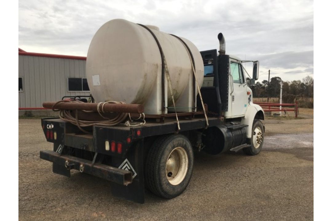 1998 International 8100 Flatbed VIN: 1HSHBAHN2WH493443 Odometer States: 422 - Image 3 of 9