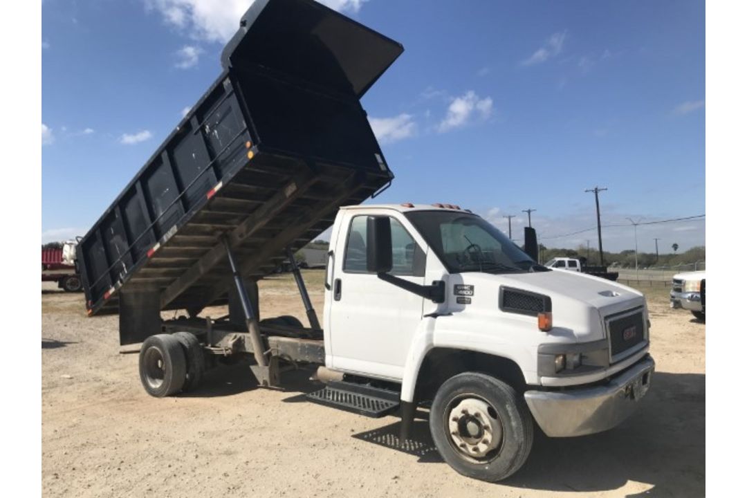 2003 GMC C4500 VIN: 1GDC4E1183F501463 Odometer States: 39261 Color: White/b - Image 5 of 9
