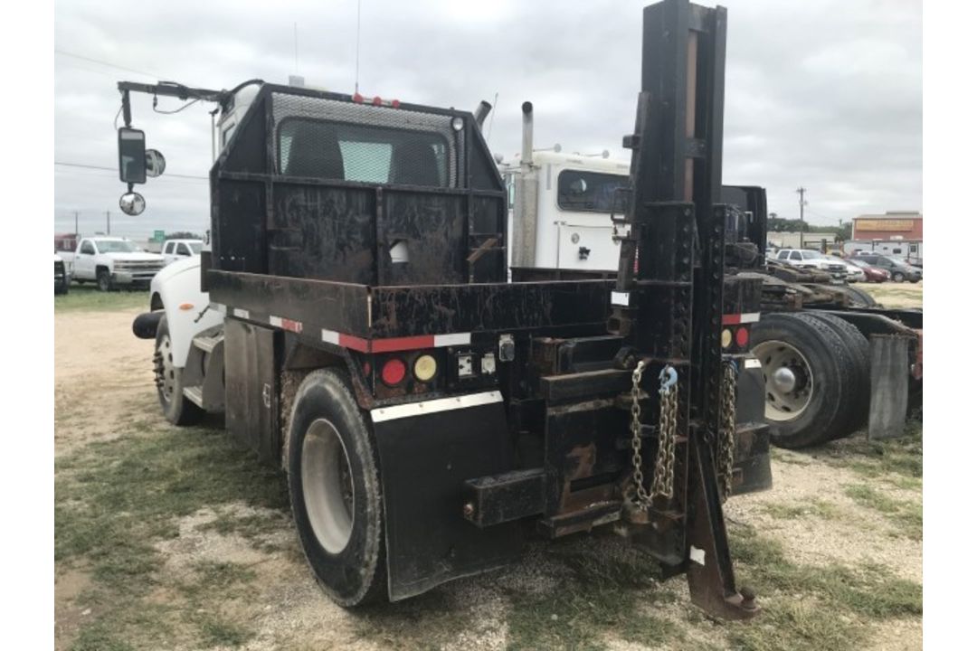 2006 Peterbilt 335 HOUSE MOVER VIN: 2NPLHZ7X36M651690 Odometer States: 10,8 - Image 4 of 7