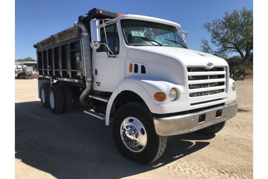 2006 Sterling L7500 VIN: 2FZHATDJ76AV46220 Odometer States: 71,536 Color: W - Image 2 of 10
