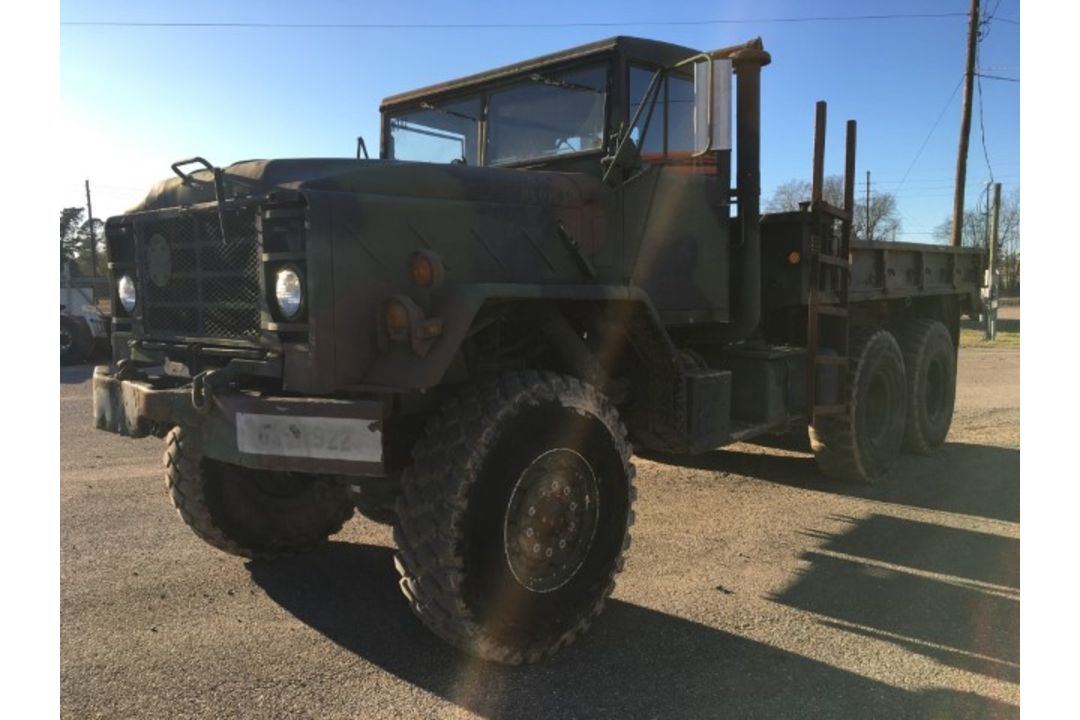 M925 5-Ton 6x6 VIN: C52308372 Odometer States: 34216 Color: Green Transmiss - Image 1 of 9