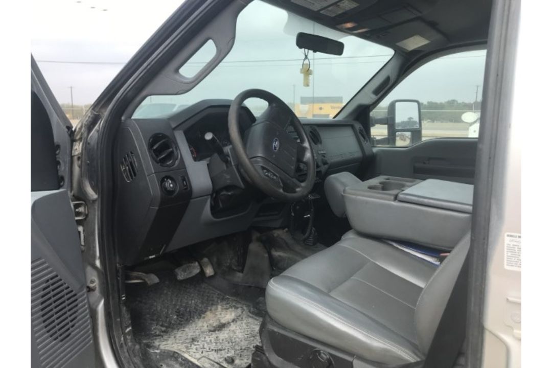 2012 Ford F-550 XL VIN: 1FD0W5HTXCEC66462 Odometer States: 128,489 Color: G - Image 5 of 6