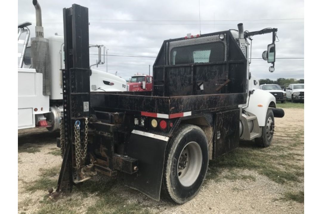 2006 Peterbilt 335 HOUSE MOVER VIN: 2NPLHZ7X36M651690 Odometer States: 10,8 - Image 3 of 7
