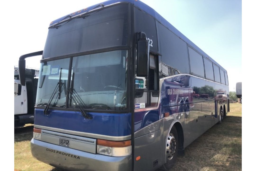 2000 Van Hool 55 Passenger Bus VIN: YE2TC12B8Y2043855 Odometer States: 2984 - Image 2 of 7