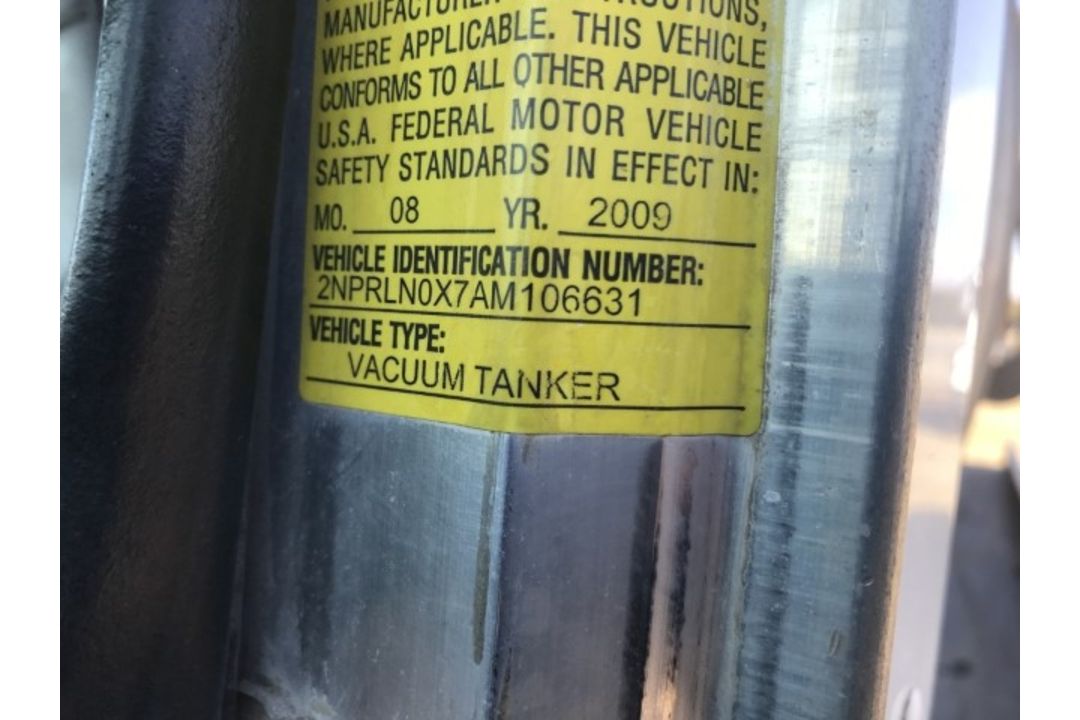 2010 Peterbilt PB340 VIN: 2NPRLN0X7AM106631 Odometer States: 194,336 Color: - Image 8 of 8