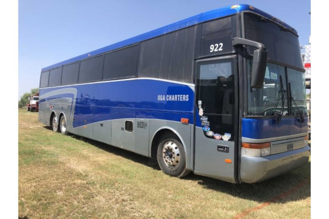 2000 Van Hool 55 Passenger Bus VIN: YE2TC12B8Y2043855 Odometer States: 2984 - Image 1 of 7