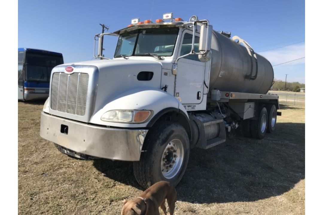 2010 Peterbilt PB340 VIN: 2NPRLN0X7AM106631 Odometer States: 194,336 Color: - Image 1 of 8