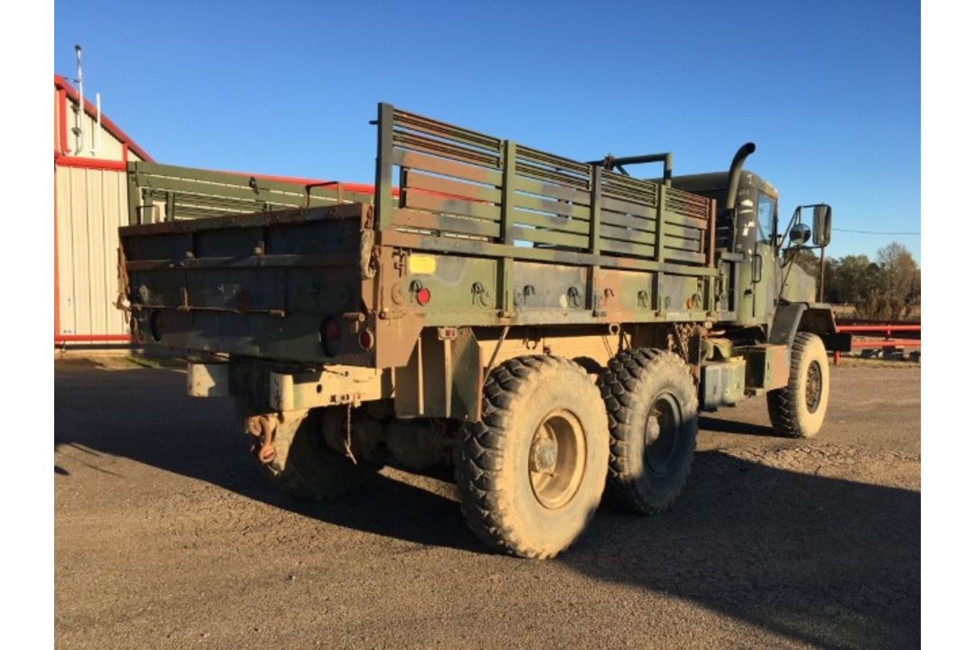 AM General M925 5-Ton 6x6 VIN: C52502818 Odometer States: 3533 Color: Green - Image 3 of 9