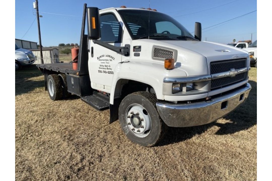 2003 Chevrolet C5500 Flatbed VIN: 1GBE5E1153F503413 Odometer States: 20314 - Image 2 of 6