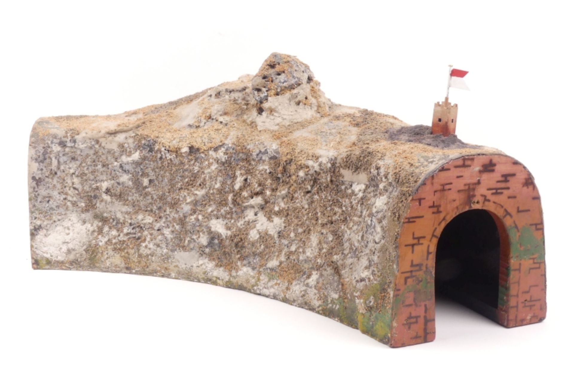 Märklin Ecktunnel 453, Fahne neu, Gebrauchsspuren, Fremdbohrungen in den Tunnelportalen, sehr selt