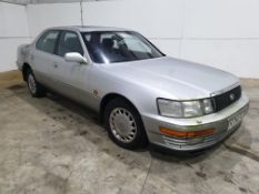 1990 Lexus LS400