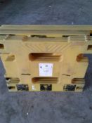 3 x plastic barrier fence