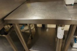 Stainless steel preparation table with shelf under, 600mm