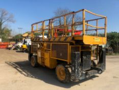 2005 Genie GS4390 15 Meter Access Lift