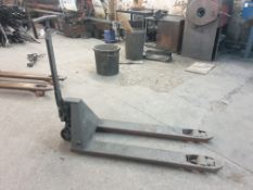 Pallet truck