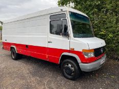 Mercedes Vario 814 Van