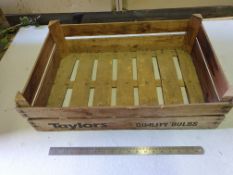 1 Vintage Taylors bulb crate