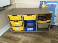 Multi tray storage unit