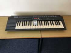 Yamaha PSR-3 Keyboard