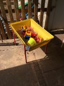 Sand/water bath on folding legs