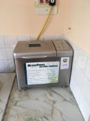 Russell Hobbs Breadman bread maker (lids need attention)