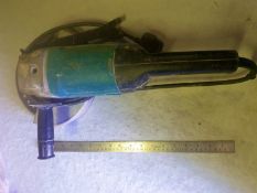 Makita angle grinder - 9069 230dia blade 200W 240V - with diamond cutting blade