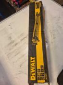 Dewalt DE0881 tripod