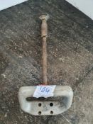 Pneumatic air concrete scabbler