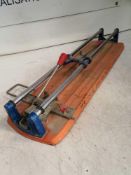 Tile cutter