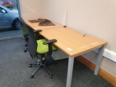 2 Person Workstation / Desks with covid screens