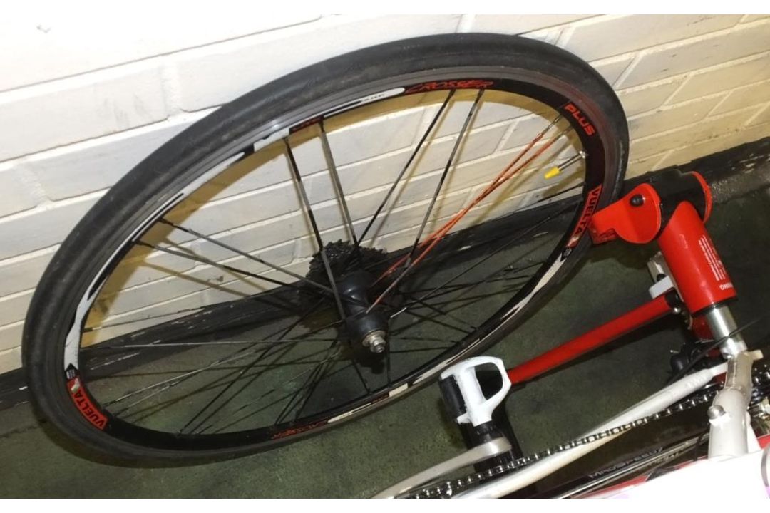 2X2 Training Bike on Frame, shoes, spare wheel, Vuelat wheels, Mad Speed7 wheel - Image 3 of 7
