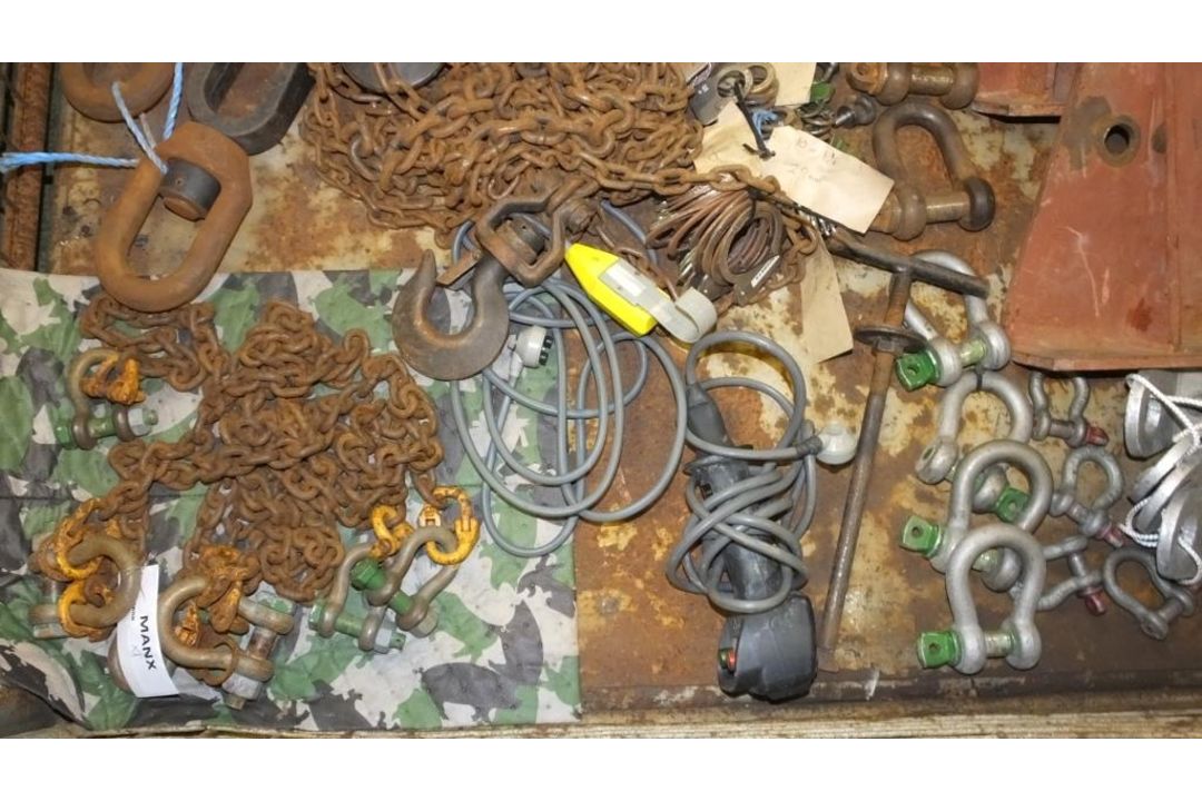 Lifting equipment - Chain, D clamps, Shackles, 2T Block and Tackle Chain (FECO), Various s - Image 3 of 4