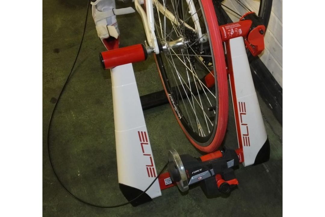 2X2 Training Bike on Frame, shoes, spare wheel, Vuelat wheels, Mad Speed7 wheel - Image 4 of 7