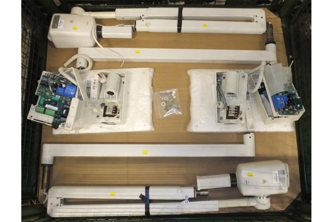2x Gendex X-Ray Head And Extension Articulated Arm Set Dental - Image 1 of 5