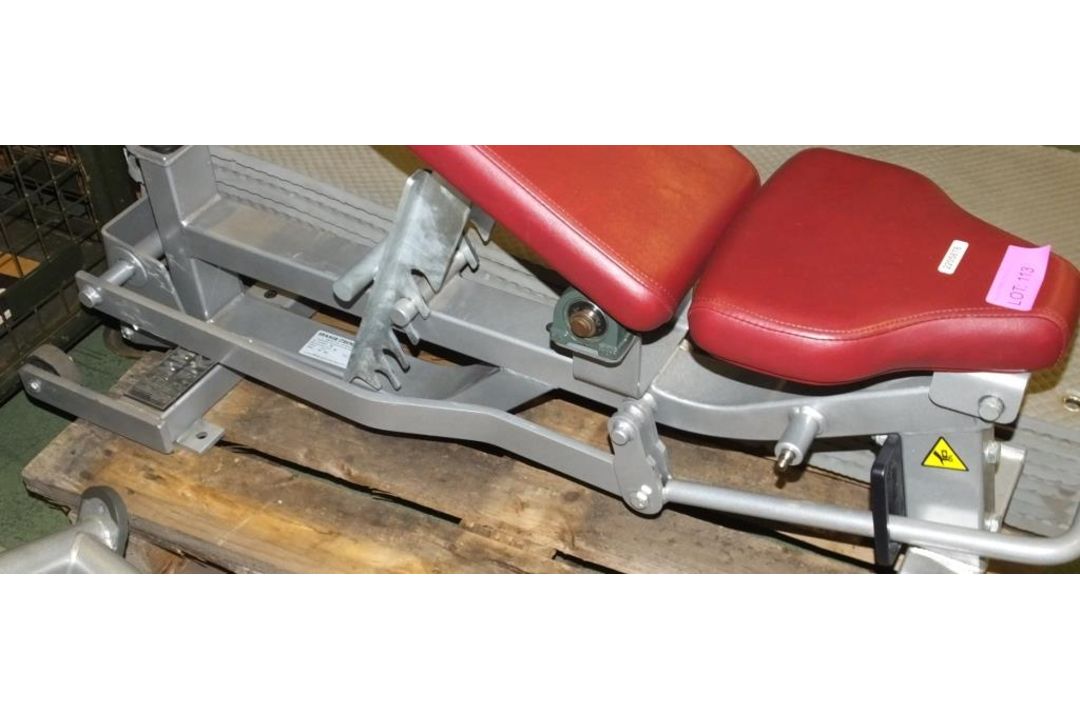 Hammer Strength Adjustable Height Gym Bench - Image 2 of 2