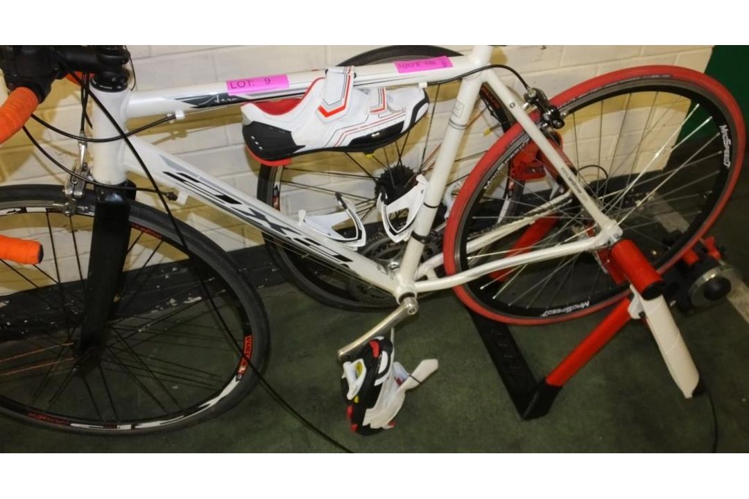 2X2 Training Bike on Frame, shoes, spare wheel, Vuelat wheels, Mad Speed7 wheel - Image 7 of 7