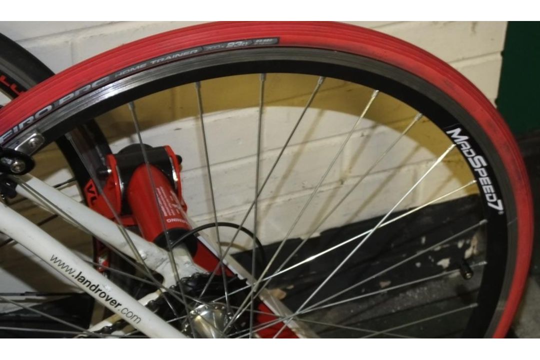 2X2 Training Bike on Frame, shoes, spare wheel, Vuelat wheels, Mad Speed7 wheel - Image 5 of 7
