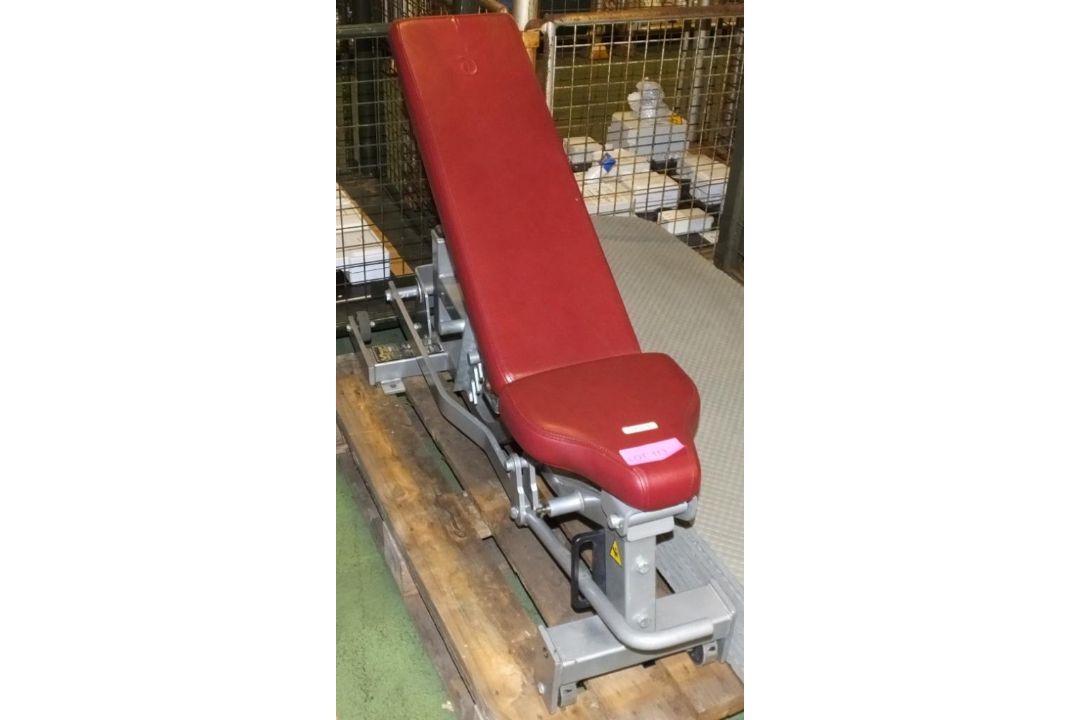 Hammer Strength Adjustable Height Gym Bench - Image 1 of 2