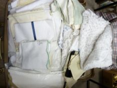 LINEN - a large quantity with travel case ETC