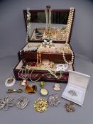 MODERN JEWELLERY BOX & EXCELLENT CONTENTS including 9ct opal, sapphire and paste set rings, a