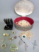 WHITE METAL LIDDED JEWELLERY BOX & CONTENTS including 9ct gold and sterling silver items