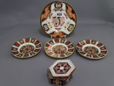 ROYAL CROWN DERBY CABINET CHINA to include a 15.5cms diameter side plate, a lidded pin box No