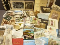 VINTAGE POST & SWEETHEART CARDS - family portraits and other photographic views with a quantity of
