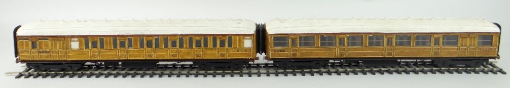 MODEL 3RD CLASS & 3RD CLASS BAGGAGE & GUARD CARRIAGES Auctioneer's Note / Provenance: The Gauge O