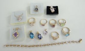 PARCEL OF MODERN 9K YELLOW GOLD JEWELLERY TO INCLUDE RINGS, BRACELET AND PENDANTS set with various